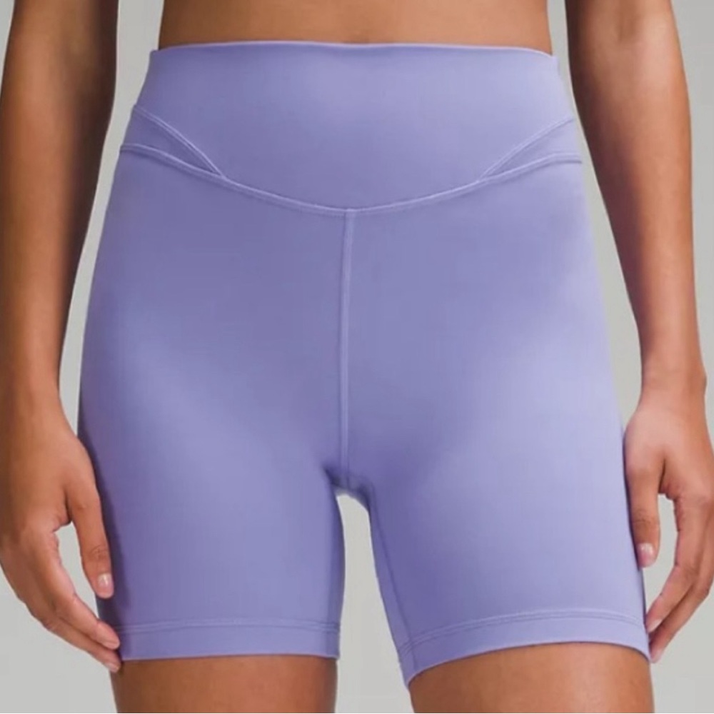 Lululemon align curve seam HR short 6” size 8 dark lavender
